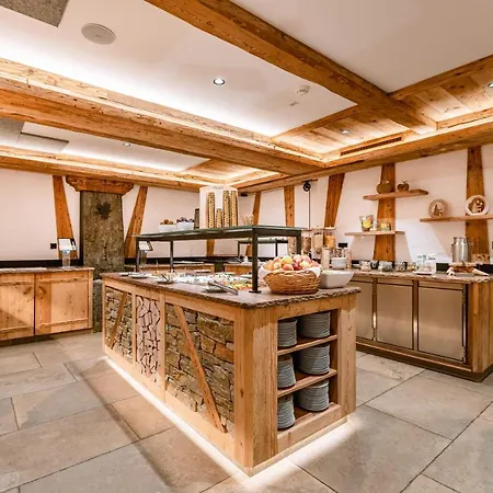 ホテル Restaurant Hexenalm 4*