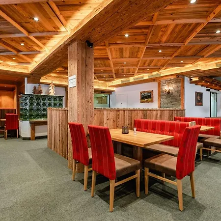 ホテル Restaurant Hexenalm 4*