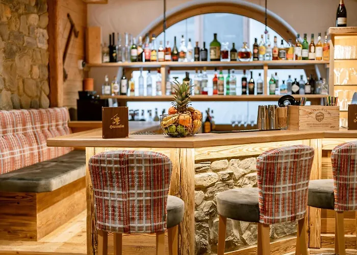 Restaurant Hexenalm Готель Зелль